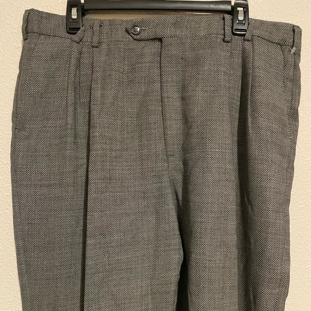 Vintage men’s back and white textured dress pants